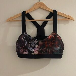 Lululemon sports bra size 4
